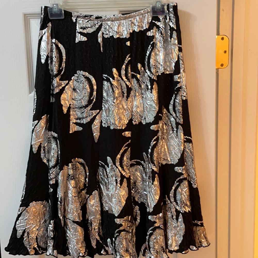 Evening skirt, umbrella shaped, moves beautifully